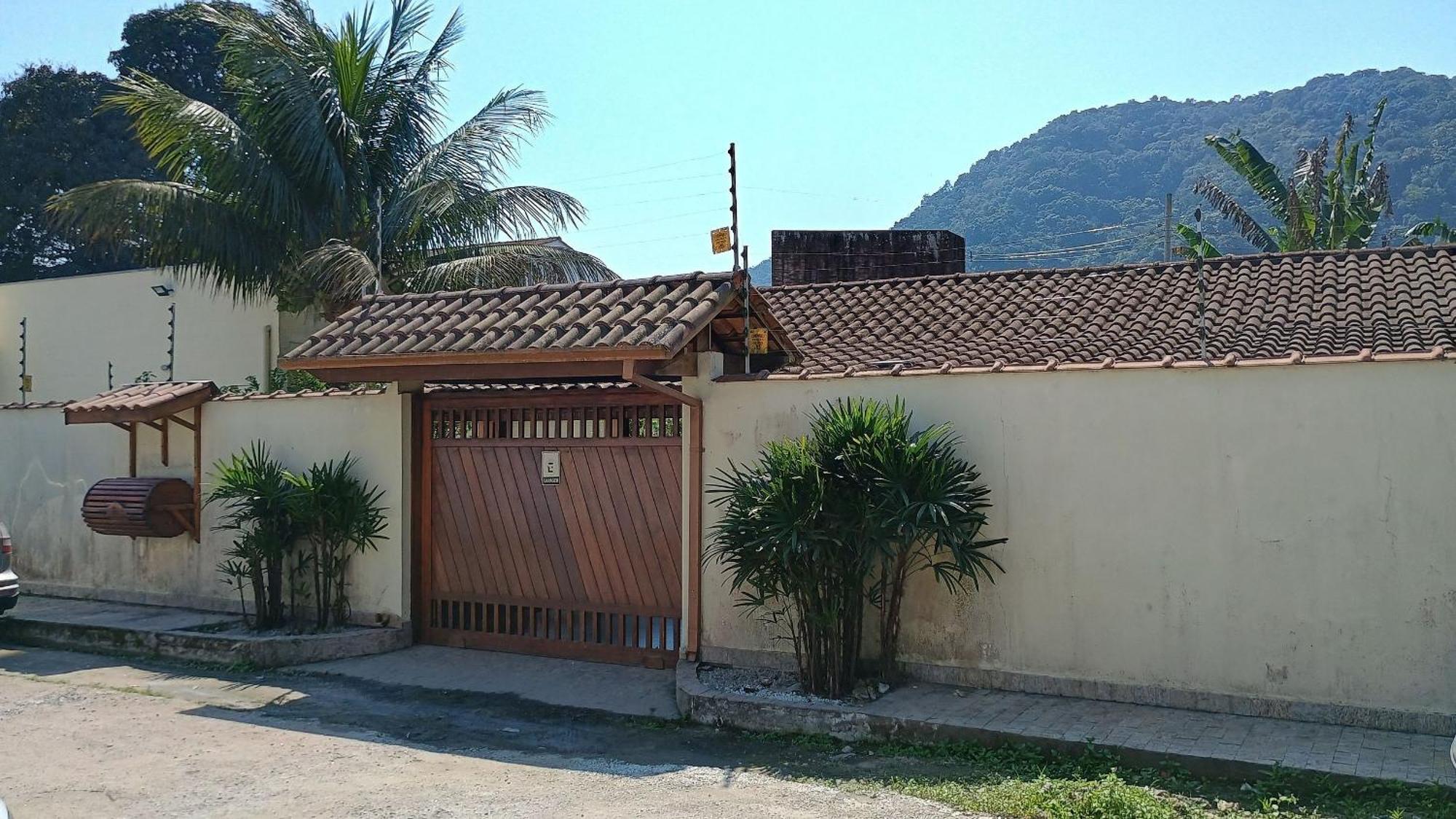 Moreira Casa Com Churrasqueira E Ar-Condicionado ウバトゥバ エクステリア 写真